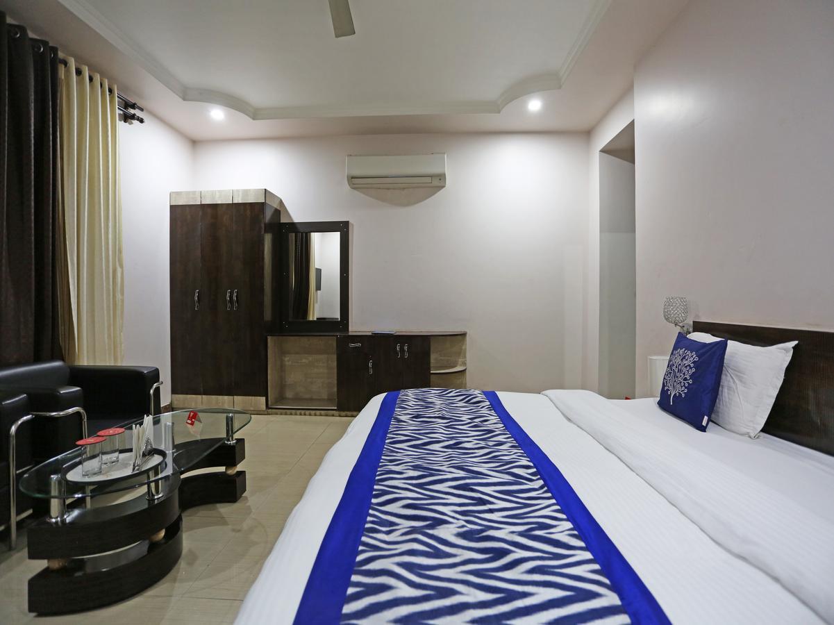 Oyo 4635 Sheetal Hotel Haldwani Exterior photo
