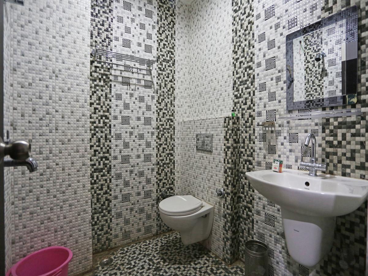 Oyo 4635 Sheetal Hotel Haldwani Exterior photo